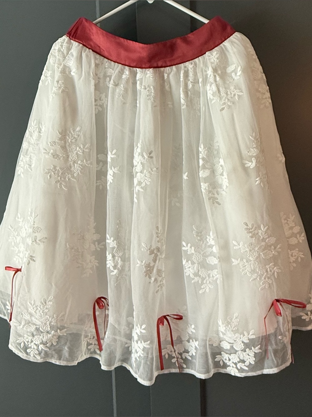 Disney Dress Shop Mary Poppins White Skirt Red Accents NWT